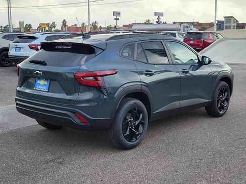 New 2026 Chevrolet Trax LT w/ Midnight Edition FWD image 5