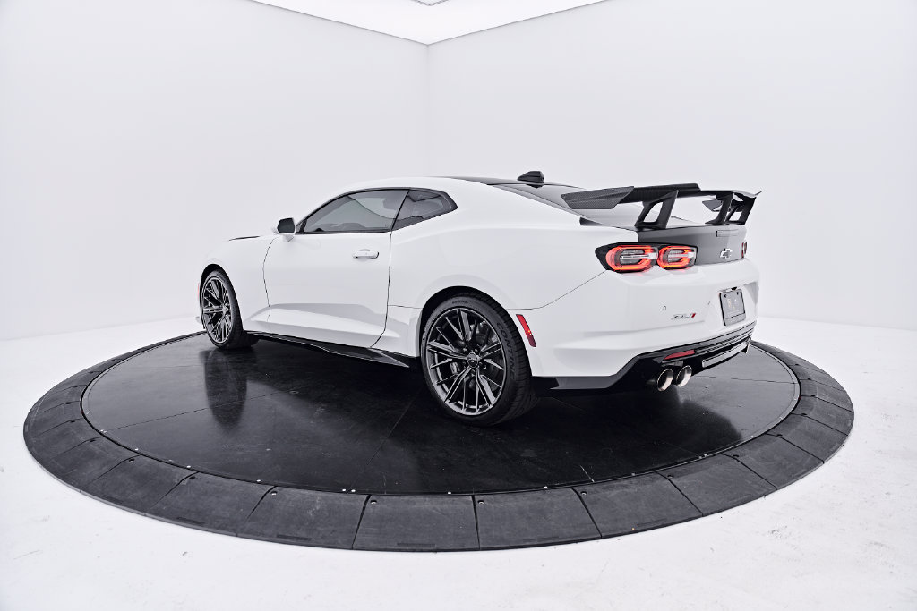 Used 2021 Chevrolet Camaro ZL1 RWD image 12