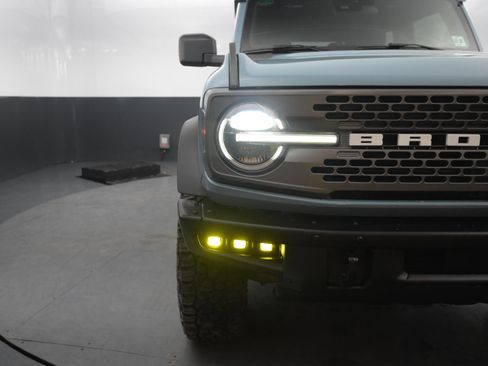 Used 2023 Ford Bronco Badlands image 9