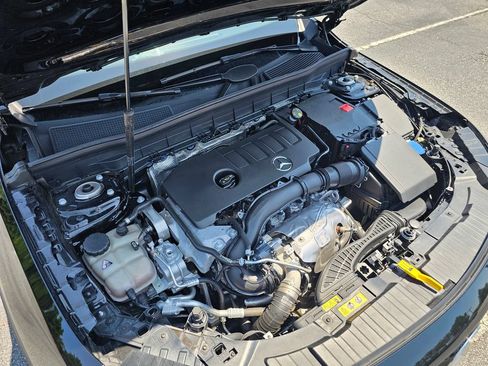 Used 2023 Mercedes-Benz GLB 250 image 27