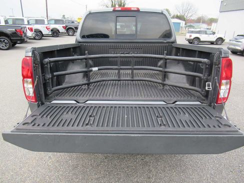 Used 2016 Nissan Frontier SV image 13