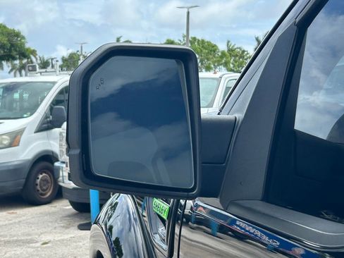 Used 2018 Ford F150 Lariat w/ Equipment Group 502A Luxury image 18