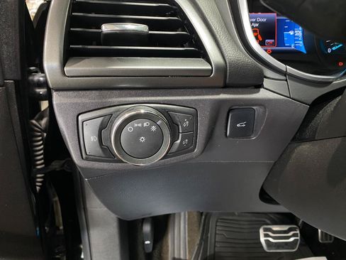 Used 2016 Ford Fusion Titanium FWD image 10