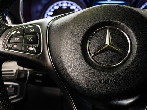 Used 2018 Mercedes-Benz GLC 300 4MATIC w/ Premium Package image 15