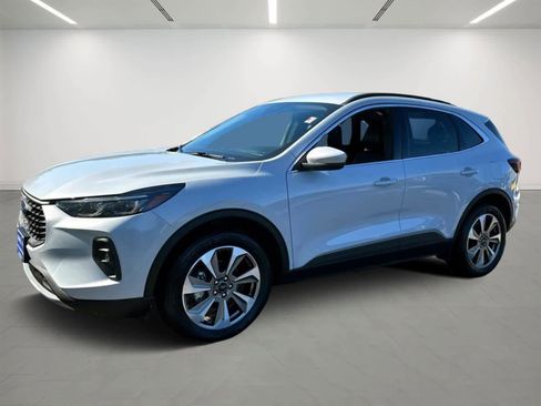 Used 2025 Ford Escape Platinum image 1