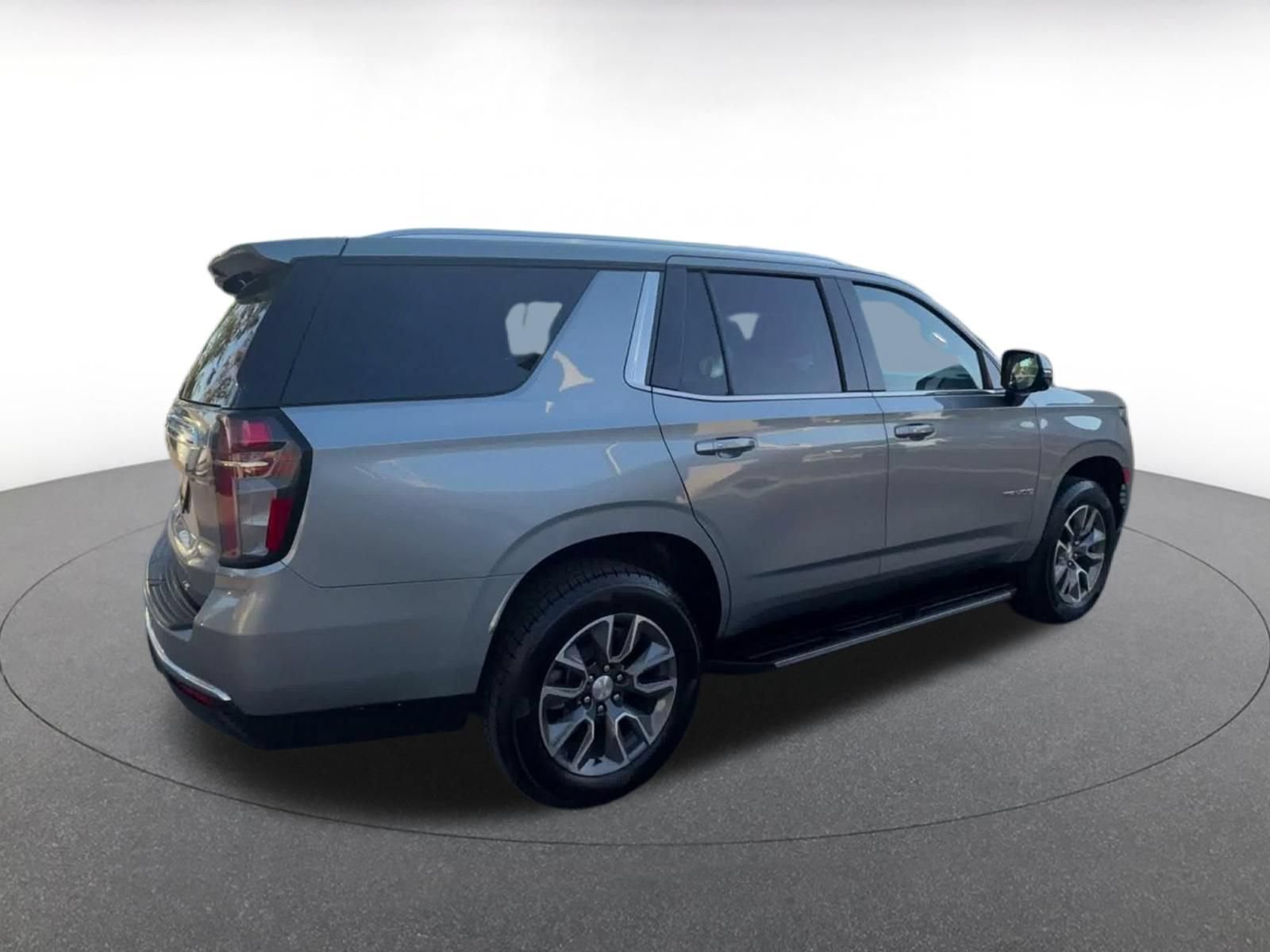 Used 2024 Chevrolet Tahoe LT w/ Luxury Package RWD image 14