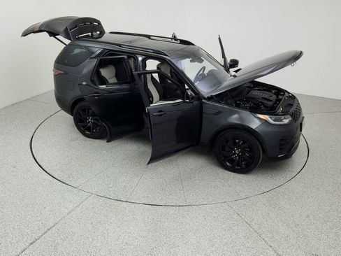 Certified 2022 Land Rover Discovery HSE R-Dynamic image 36