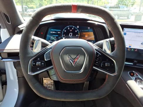 Used 2023 Chevrolet Corvette Stingray Premium Conv w/ Z51 Performance Package RWD image 10