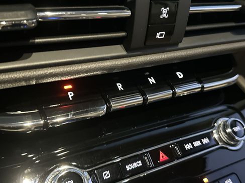 Used 2022 Lincoln Corsair Reserve w/ Elements Package FWD image 20