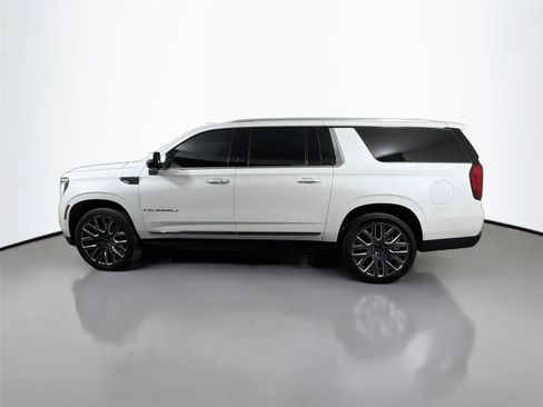 Used 2025 GMC Yukon XL Denali Ultimate AWD/4WD image 8