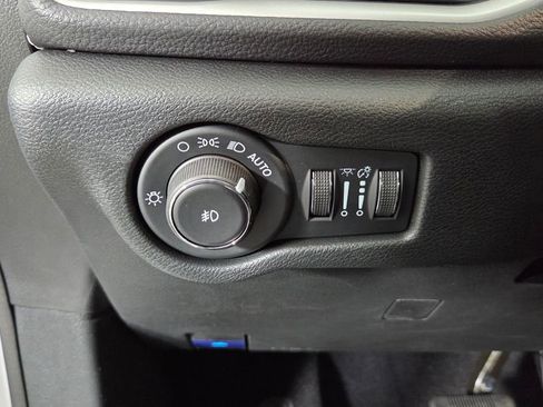 New 2026 Chrysler Pacifica Select image 19