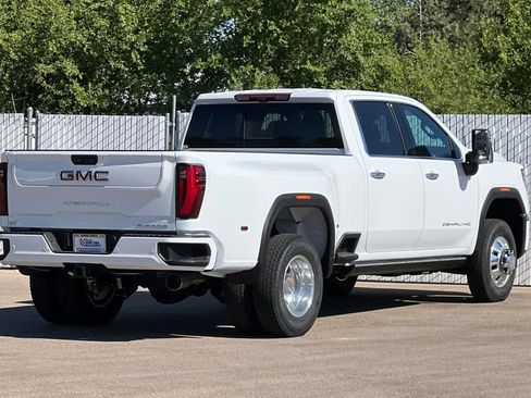 New 2026 GMC Sierra 3500 Denali w/ Denali Reserve Package AWD/4WD image 4