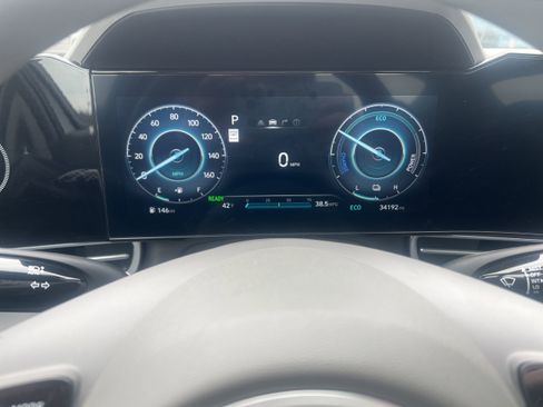 Used 2024 Hyundai Elantra Blue image 13