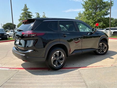 Used 2025 Nissan Rogue SV FWD image 6