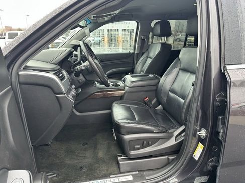 Used 2016 Chevrolet Tahoe LT w/ Luxury Package image 2