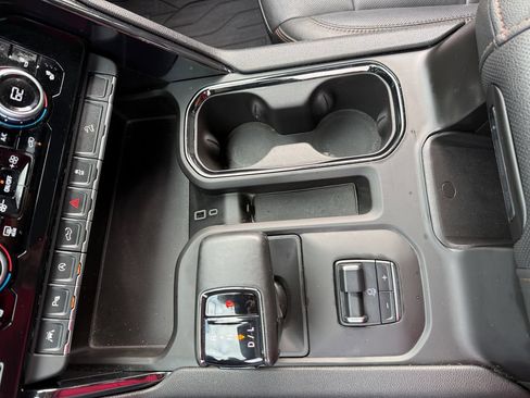 Used 2024 GMC Sierra 1500 AT4 w/ Technology Package AWD/4WD image 21