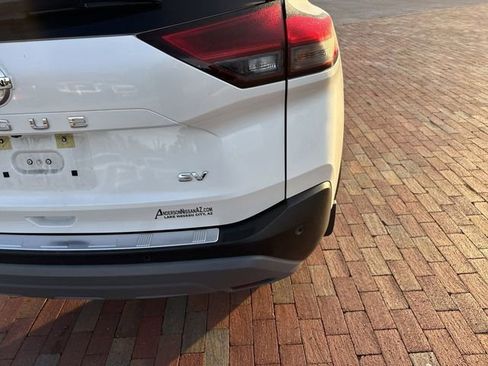 Used 2021 Nissan Rogue SV image 12