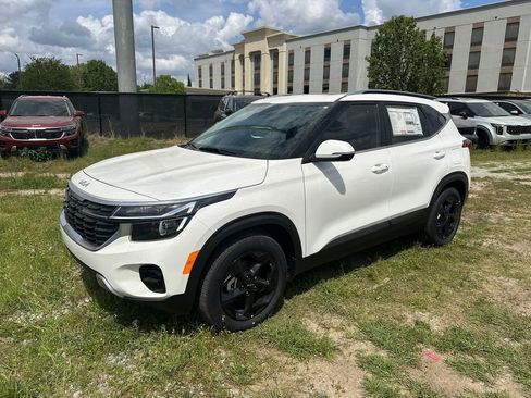 New 2026 Kia Seltos EX FWD image 3