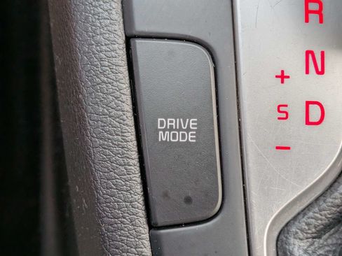 Used 2023 Kia Forte LXS w/ LXS Technology Package FWD image 19