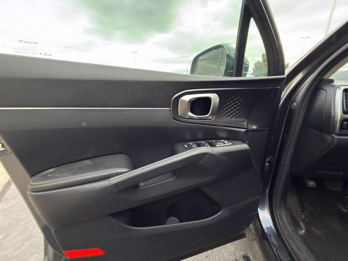 Used 2022 Kia Sorento S FWD image 17