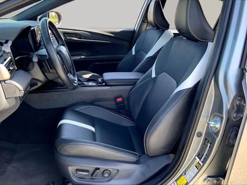 Used 2025 Toyota Camry SE w/ Convenience Package FWD image 8