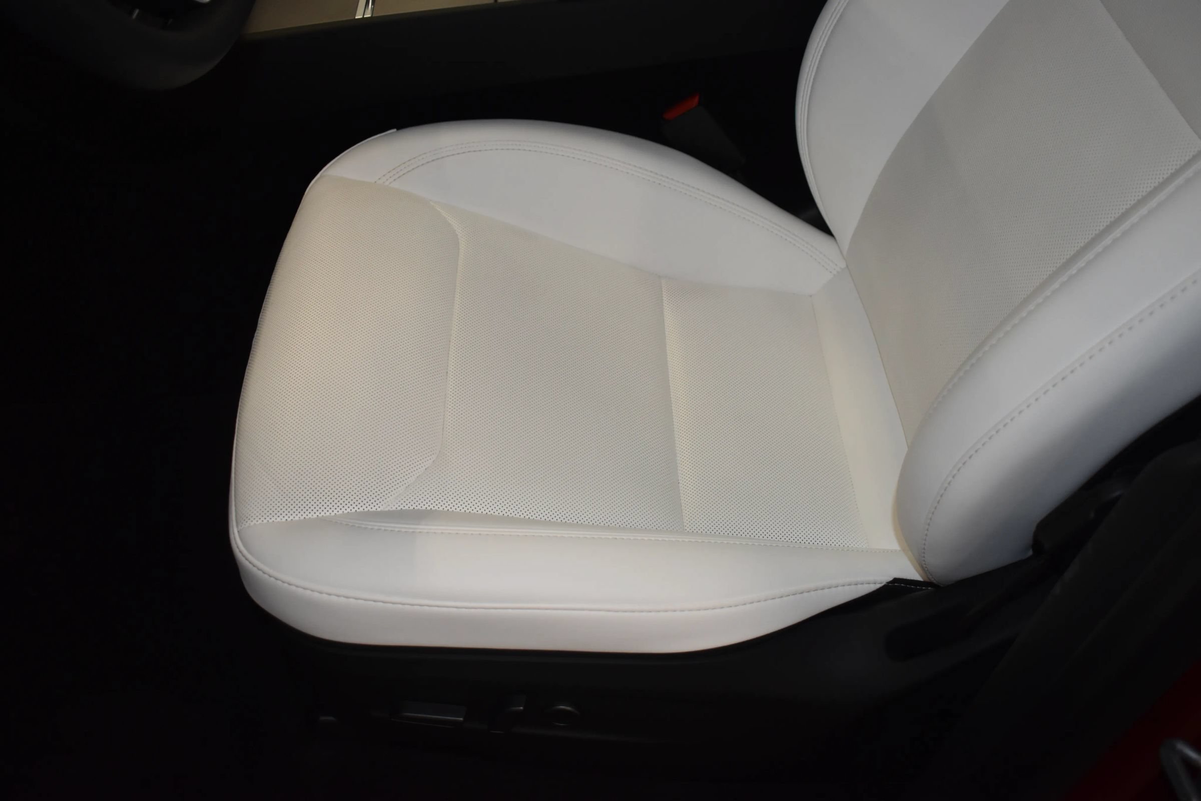 Used 2026 Tesla Model Y Long Range RWD image 10
