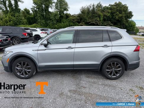 Used 2024 Volkswagen Tiguan SE w/ Panoramic Sunroof Package AWD/4WD image 2
