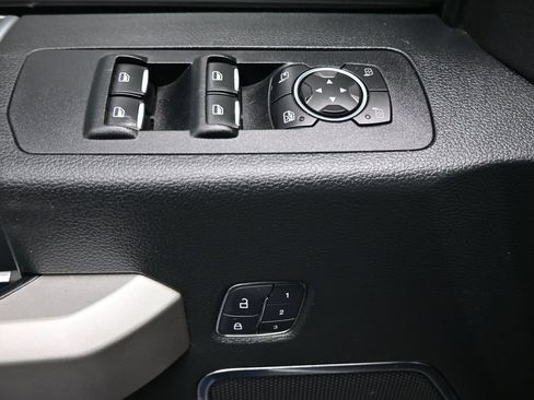 Used 2015 Ford F150 Lariat w/ Equipment Group 502A Luxury AWD/4WD image 12