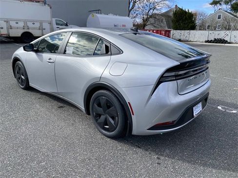 New 2026 Toyota Prius Plug-In Hybrid image 3