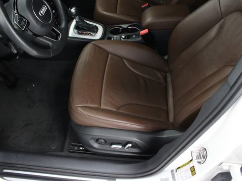 Used 2018 Audi Q3 2.0T Premium FWD image 15