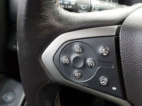 Used 2018 Chevrolet Suburban Premier image 13