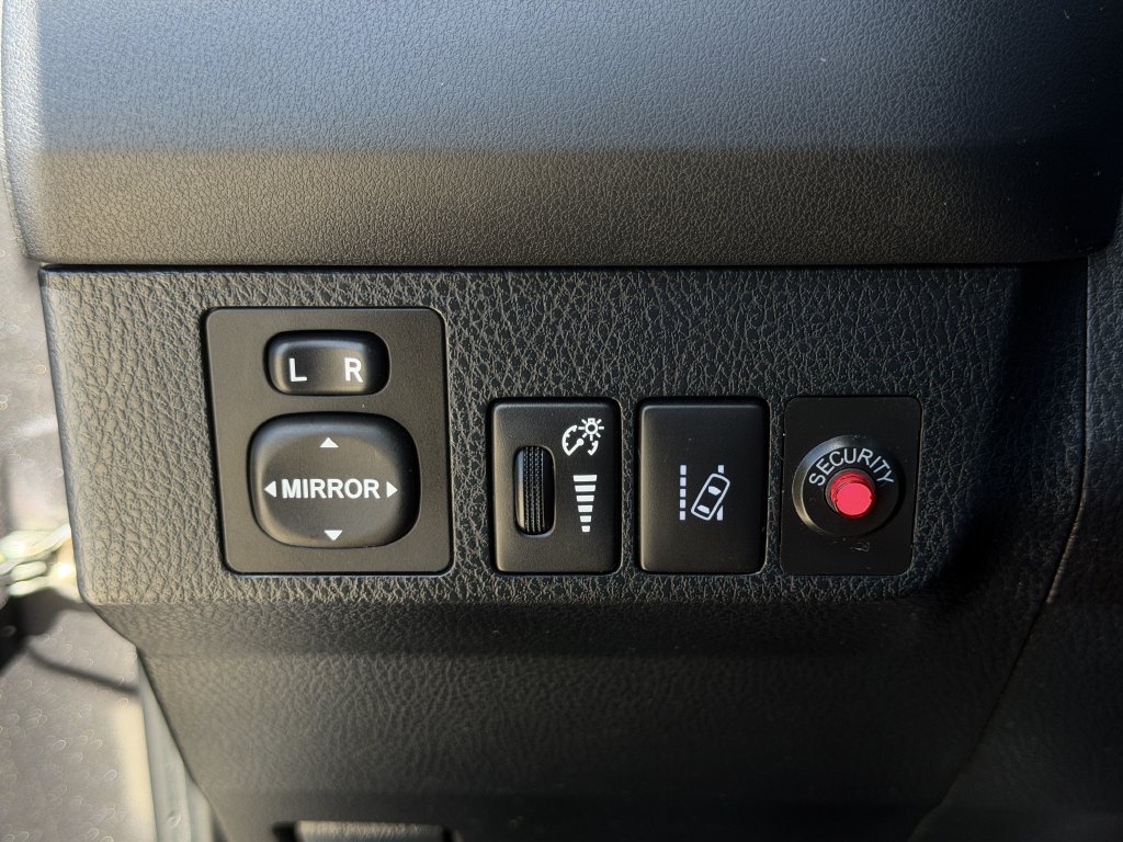 Used 2017 Toyota RAV4 LE FWD image 22