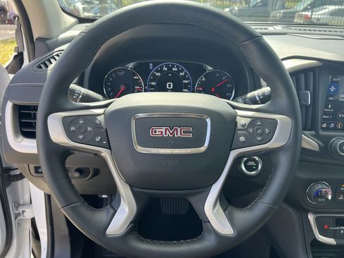 Used 2024 GMC Terrain Denali w/ Denali Premium Package image 8