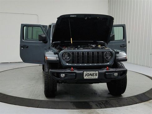 New 2026 Jeep Gladiator Rubicon w/ Steel Bumper Group image 10