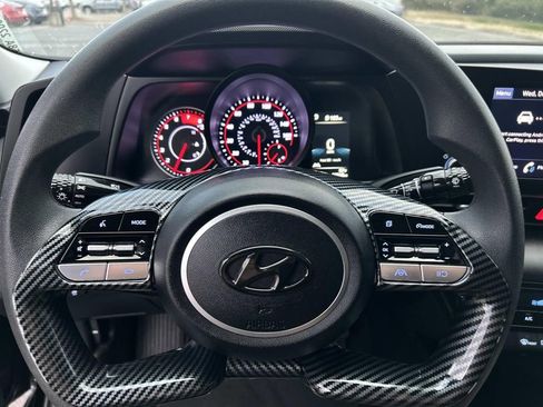 Used 2023 Hyundai Elantra SEL image 25