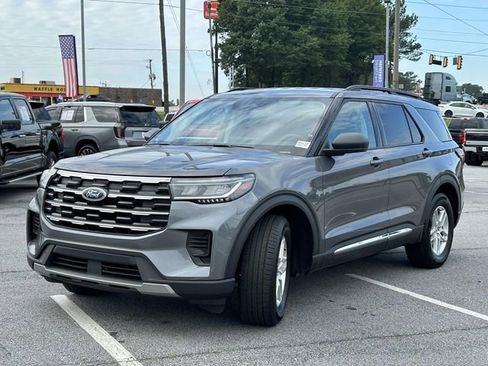 Used 2025 Ford Explorer Active RWD image 6
