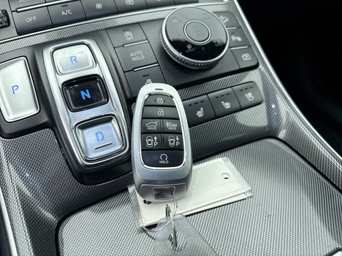 Used 2023 Hyundai Santa Fe Limited AWD/4WD image 26