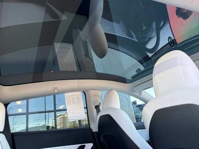 Used 2022 Tesla Model Y Performance AWD/4WD image 15