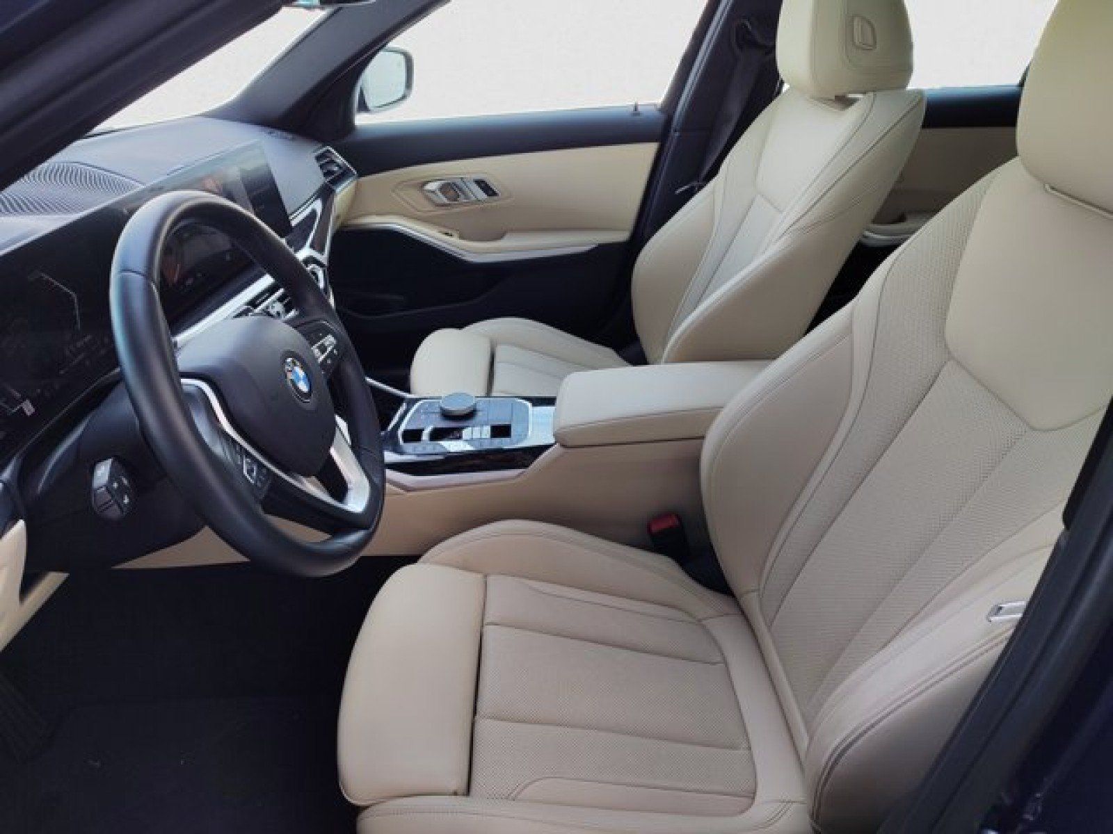 Used 2023 BMW 330i Sedan w/ Parking Assistance Package RWD image 11