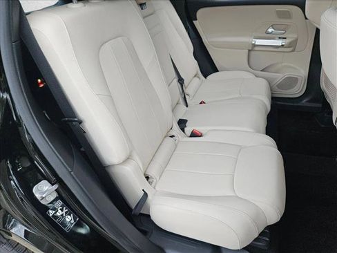 Used 2026 Mercedes-Benz GLB 250 image 18