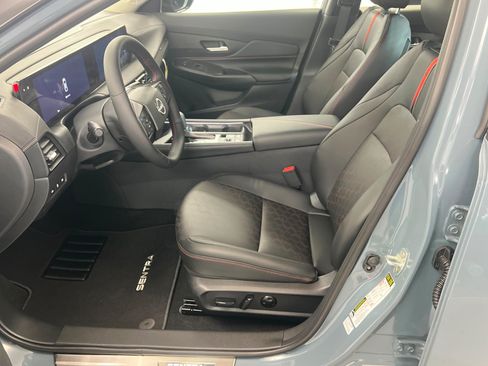 New 2026 Nissan Sentra SR w/ SR Premium Package FWD image 17