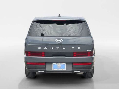 Used 2026 Hyundai Santa Fe SE FWD image 4