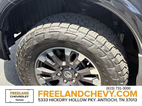 Used 2019 Nissan Titan PRO-4X w/ Pro-4x Convenience Package AWD/4WD image 9