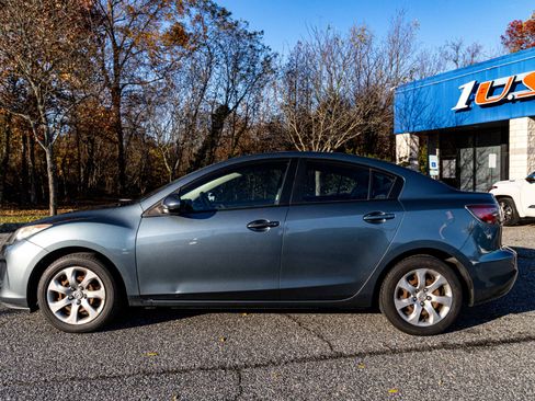 Used 2013 MAZDA MAZDA3 i SV image 3