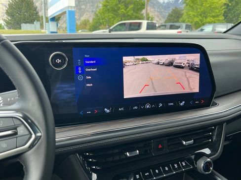 Used 2025 Chevrolet Tahoe LT AWD/4WD image 36