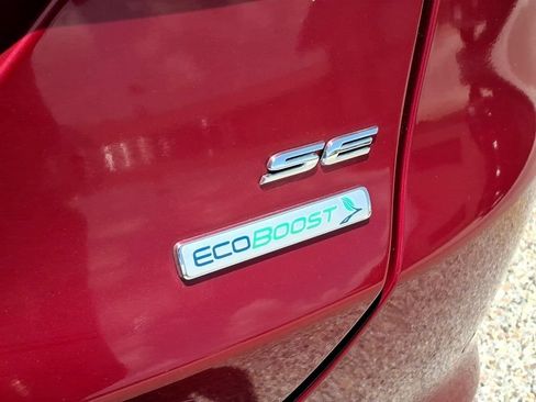 Used 2018 Ford Fusion SE w/ Equipment Group 201A FWD image 8