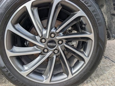 Used 2023 Lincoln Corsair AWD w/ Equipment Group 101A image 6