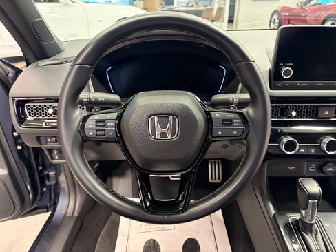 Used 2023 Honda Civic Sport image 9