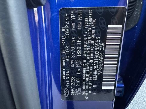 Used 2024 Hyundai Venue Limited image 36