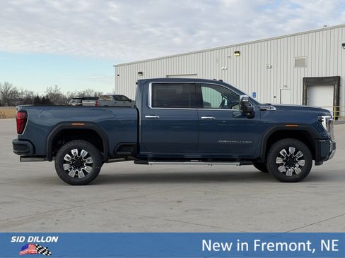 New 2026 GMC Sierra 3500 Denali image 3